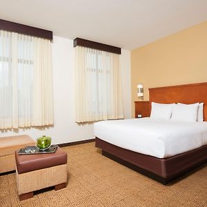 Upper Floors King Room