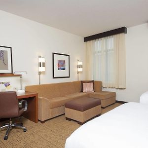 Upper Floors Queen Room